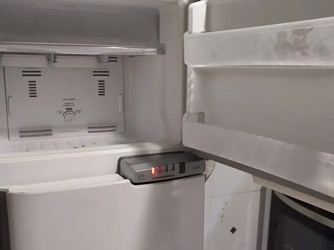 Geladeira BRASTEMP FROST FREE muito nova(RETIRAR ATE HJ, SÁBADO)