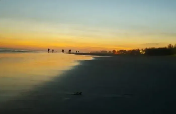 Casa de Praia pé na areia com amplo terreno praia de Campo Bom /Jaguaruna 