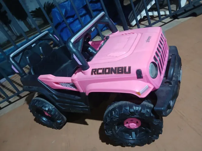 Jeep elétrico Rosa pouco uso