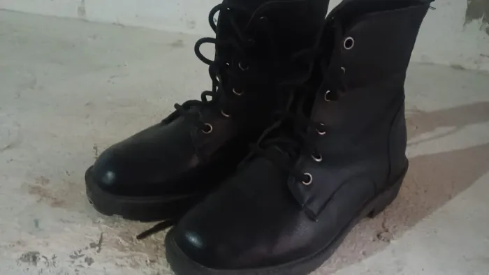 Bota Coturno Preta Feminina Cano Médio com Cadarço - Tam. 38