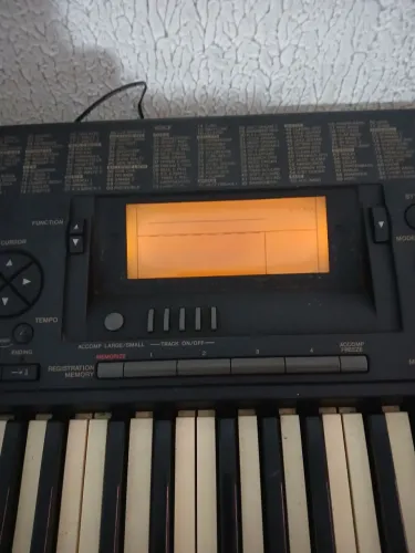 Teclado yamaha PSR 520...leia o anúncio.