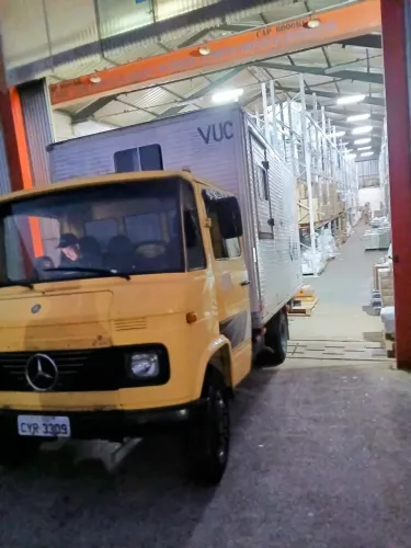 Mudanças fretes e carretos.