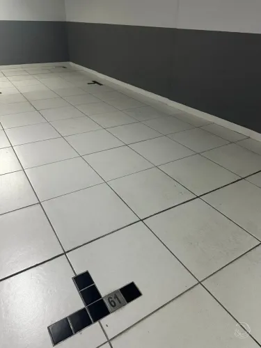 Box Garagem de 29.95m² no bairro Centro