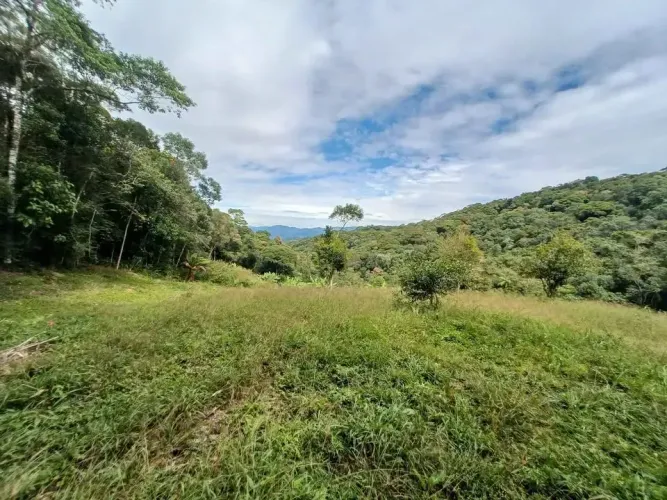 Sítio para venda tem 2 hectares em Santa Izabel - Águas Mornas - SC