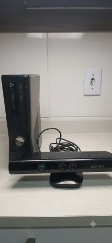Xbox 360 Slim / Kinect / Fonte