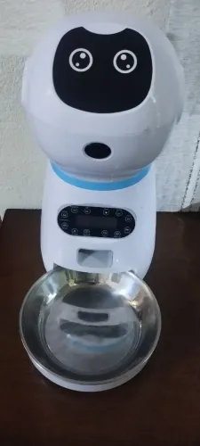 Comedor automático para cães e gatos 