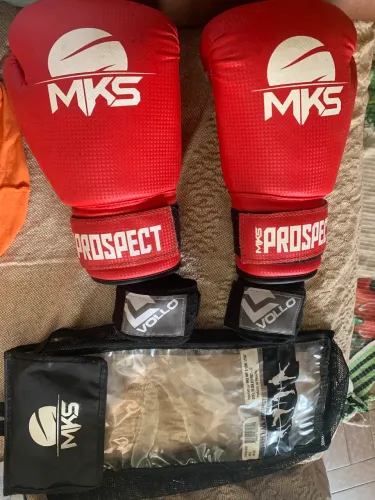 Kit Luvas e bandagem Muay Thai MKS