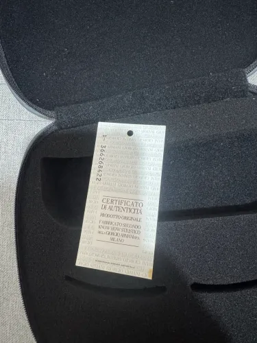 Caixa de óculos empório armani nova 