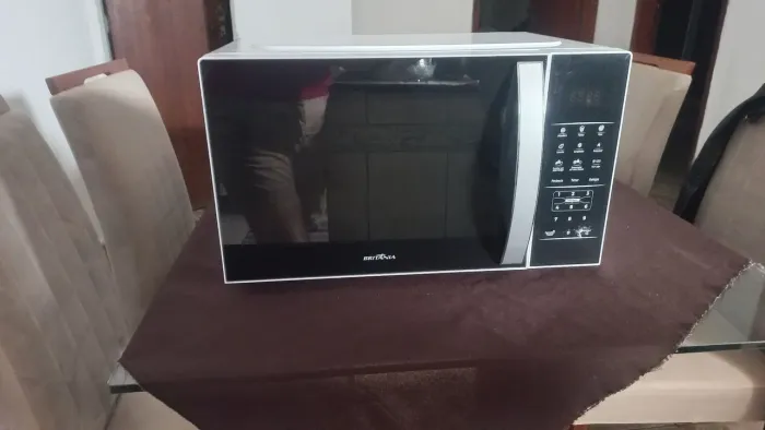 Micro-ondas Britânia 25litros seminovo Top