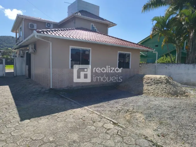 Casa 2 quartos com quintal compartilhado no bairro Campeche, Florianopolis