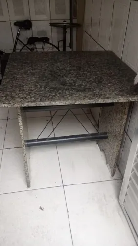 Mesa de marmore