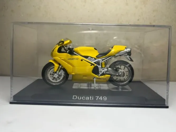 Miniatura Ducati 749 1:24 Ixo Altaya - Caixa Acrílico