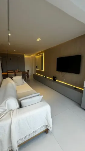 Ed. Mirella | 87m² | 3 Quartos (2 Suítes) | Reformado | 2 Vagas | Nascente