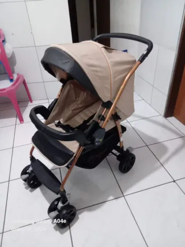 Carrinho de bebê Burigotto semi Novo unissex