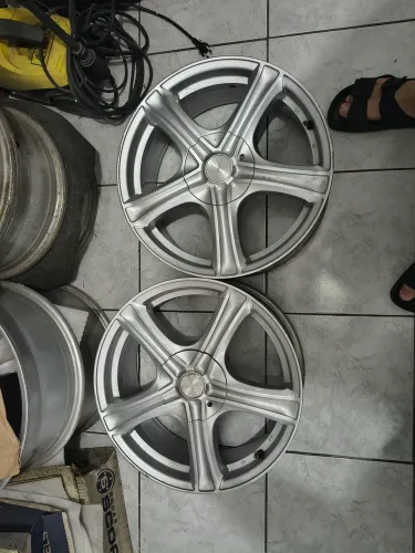 Rodas aro 17 multifuros
