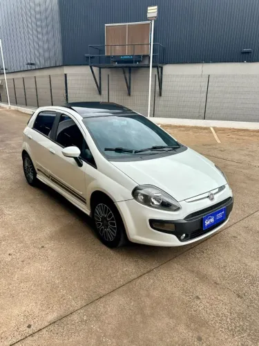 Fiat Punto Sporting 1.8 Flex 8v/16v 5P 2013