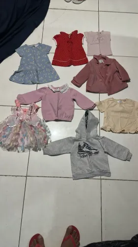 Roupas e sapatos infantil