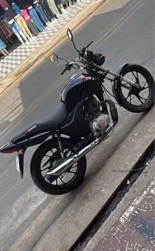 Moto disponível para aluguel