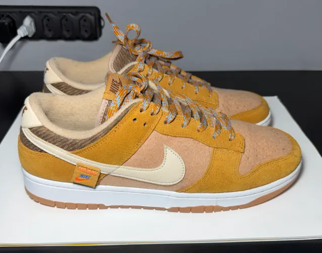 NIKE Dunk Low Teddy Bear - TAM 44 BR