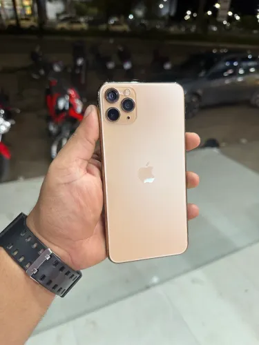 iPhone 11 pro max Gold impecável confira ! 