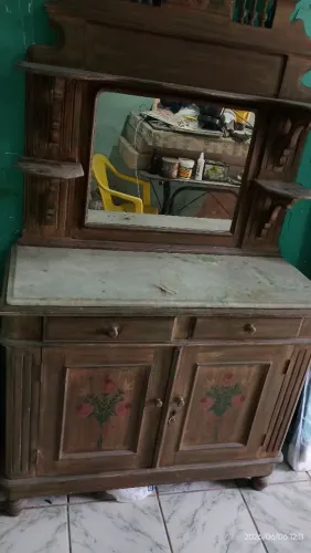 Móvel antigo