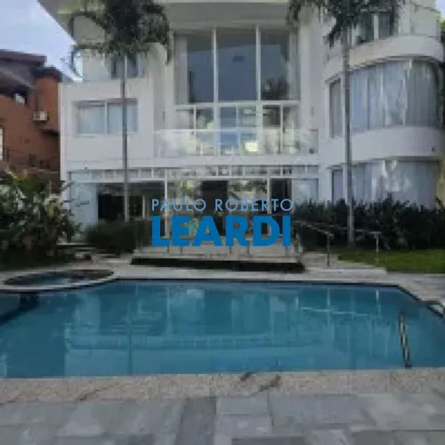 CASA EM CONDOMÍNIO - ALPHAVILLE 10 - SP