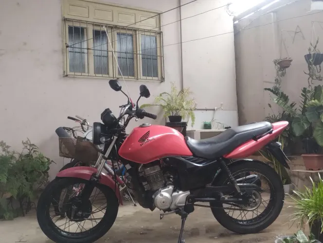 Fan 125 bem cuidada