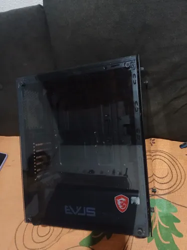 Gabinete Mid Tower EVUS
