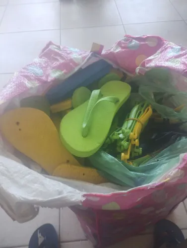 Máquina de fazer sandália havaiana