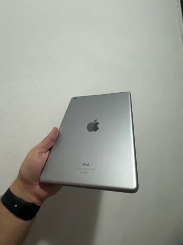Ipad New 2018 - 6° geração (com defeito)