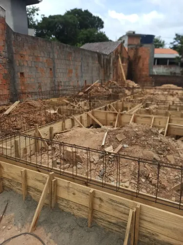 Trabalho de Pedreiro e carpinteiro