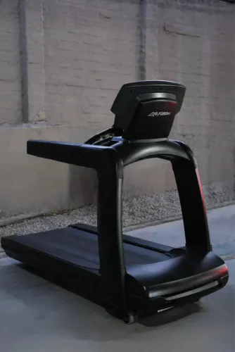 Esteira Life Fitness 95TA (deixe sua oferta)