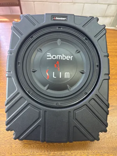 Caixa acústica de som Bomber Slim 10?