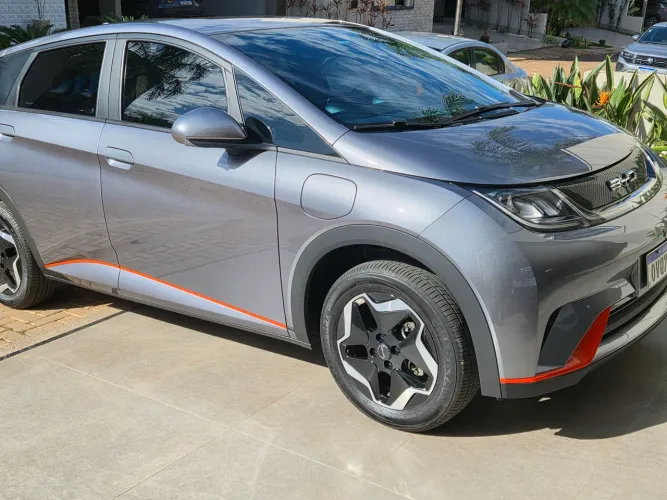 BYD Dolphin EV (Elétrico) 2025