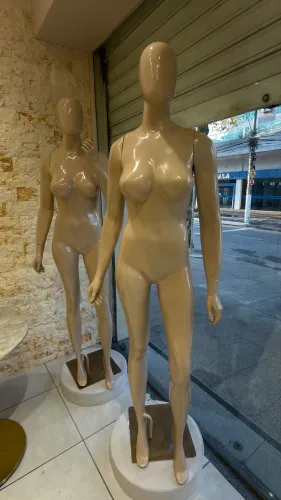 Manequins beje claro