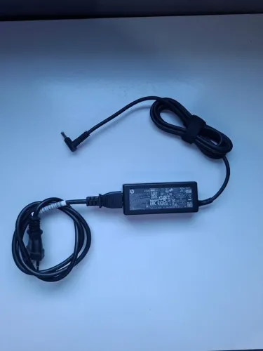 Fonte de Alimentação HP 45W Original para Notebook/PC Compacto