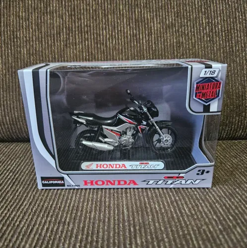 Miniatura Honda Titan 2016 Preta - 1/18