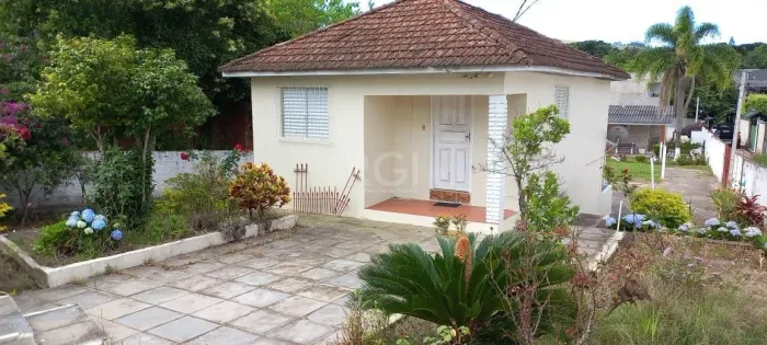 Casa para Venda - 495m², 2 dormitórios, sendo 1 suites, 4 vagas - Belém Velho, Porto Alegr