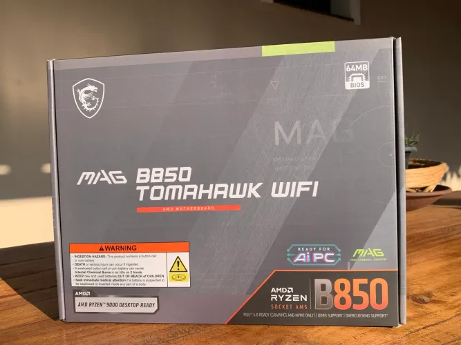 Placa mãe MSI MAG B850 Tomahawk ATX PCIe 5.0 x16, M.2 Gen5, Wi-Fi 7Lacrada)