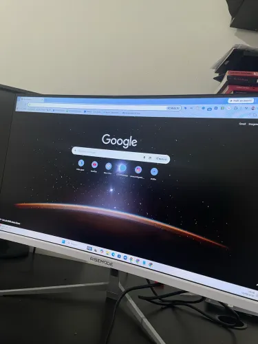 Monitor curvo 28 polegadas
