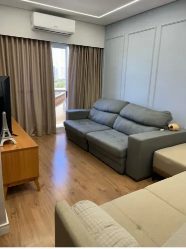 Apartamento Reformado andar alto ótima localizacao