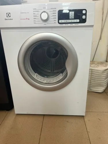 Máquina de secar roupa 11kg Eletrolux
