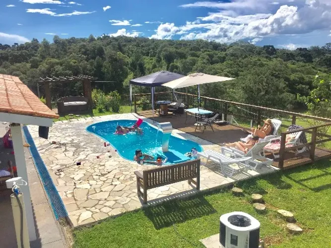 Alugo chácara com piscina