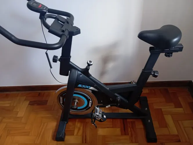Bicicleta estacionária para exercicios