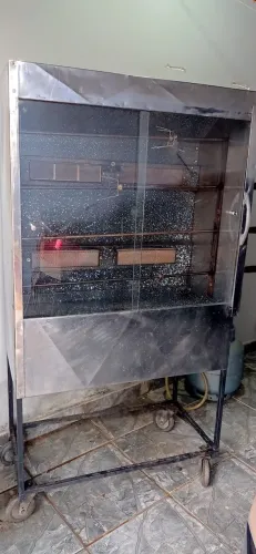 Máquina de assar frango etc.
