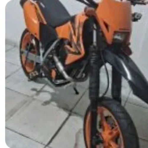 Vendo par de rodas completas da cb300  com pneus novos 