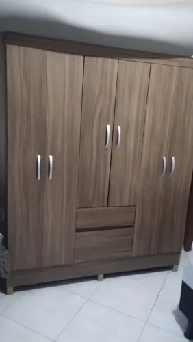 Guarda roupa 6 portas