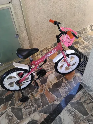 Bicicleta aro 16 novinha