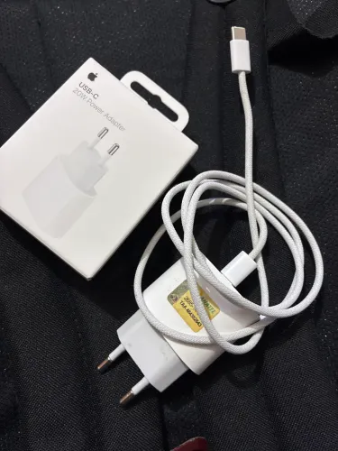 CARREGADOR IPHONE COMPLETO DO 15 EM DIANTE/ 180,00