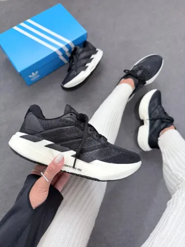 Tênis esportivo 